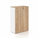 Βιβλιοθήκη Dromeas κλειστή διάστασης 80Χ40Χ120Η με κάσωμα σε απόχρωση υπόλευκο, καπάκι και πόρτες σε απόχρωση καρυδιά.